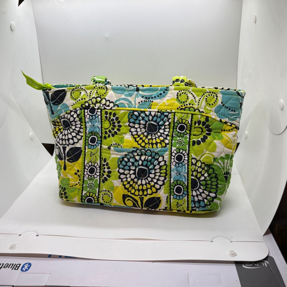 Vera Bradley Go Wild Quilted Cotton Tote Shoulder Bag with Matching Pouch Green‎ - Picture 4 of 8